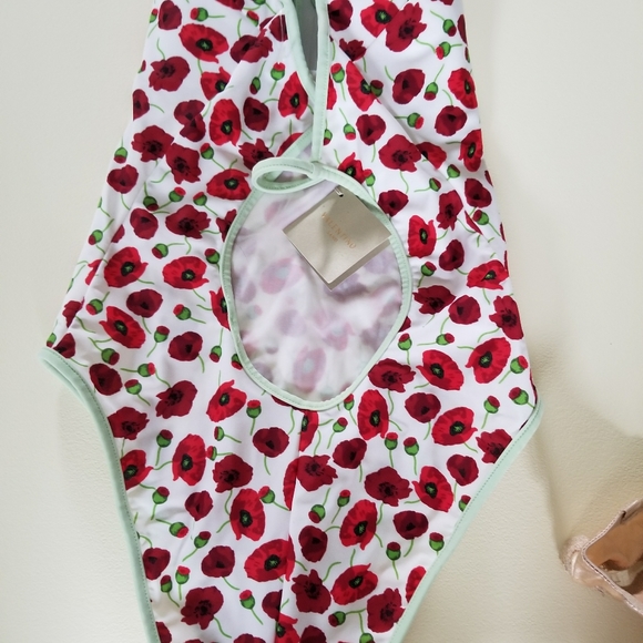 GORGEOUS BRAND NEW VALENTINO SWIMSUIT MADE IN ITAL - Picture 3 of 4